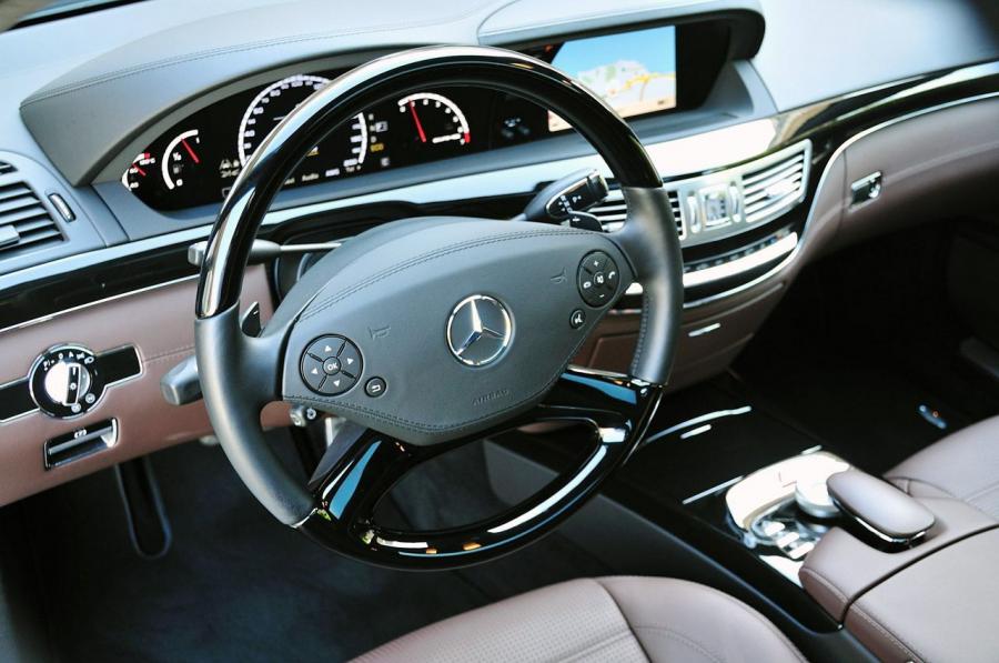  Mercedes-Benz S63 AMG 2012 года  (фото 28 из 50)